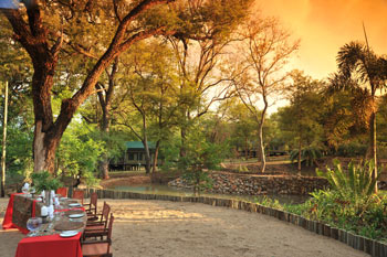 Chisomo-outside-dining